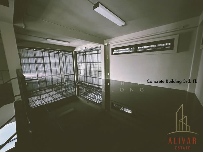 Newly renovated commercial building on Soi Ratchadaphisek 32, Bangkok, Chan Kasem, Chatuchak, Bangkok, , 1,200 sqm, Shophouse For Rent, by Charinthip Phungalong, 500165486 - DDproperty.com