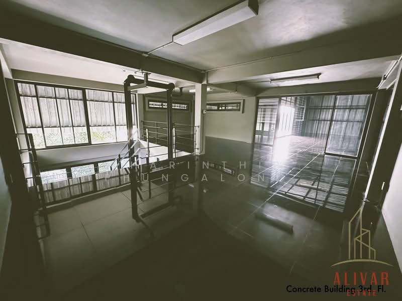 Newly renovated commercial building on Soi Ratchadaphisek 32, Bangkok, Chan Kasem, Chatuchak, Bangkok, , 1,200 sqm, Shophouse For Rent, by Charinthip Phungalong, 500165486 - DDproperty.com