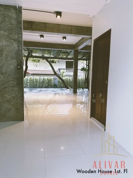 Newly renovated commercial building on Soi Ratchadaphisek 32, Bangkok, Chan Kasem, Chatuchak, Bangkok, , 1,200 sqm, Shophouse For Rent, by Charinthip Phungalong, 500165486 - DDproperty.com