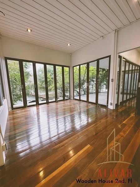 Newly renovated commercial building on Soi Ratchadaphisek 32, Bangkok, Chan Kasem, Chatuchak, Bangkok, , 1,200 sqm, Shophouse For Rent, by Charinthip Phungalong, 500165486 - DDproperty.com