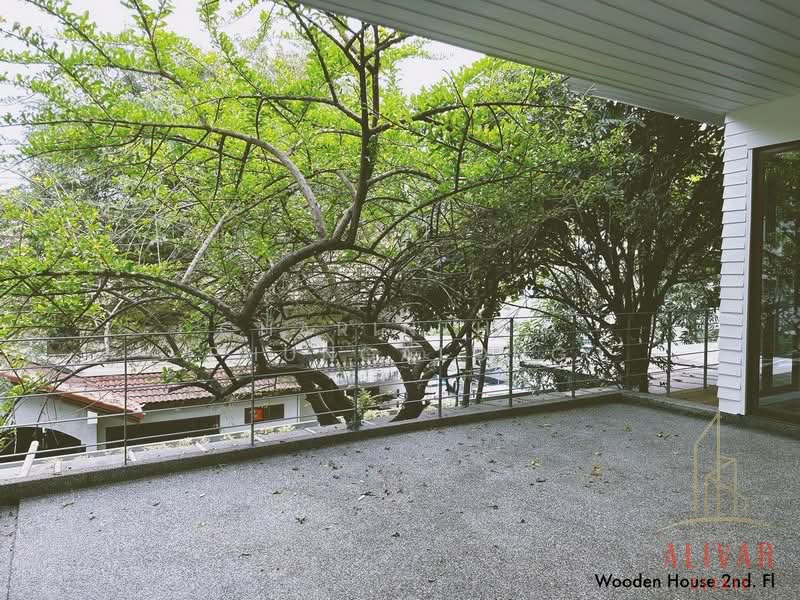 Newly renovated commercial building on Soi Ratchadaphisek 32, Bangkok, Chan Kasem, Chatuchak, Bangkok, , 1,200 sqm, Shophouse For Rent, by Charinthip Phungalong, 500165486 - DDproperty.com