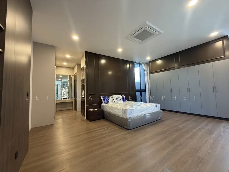 VIVE New Krungthepkreetha, Bangkok, Krungthep Kreetha Road, Saphan Sung, Saphan Sung, Bangkok, 5 Bedrooms, 750 sqm, Single Detached House For Rent, by Jetsada Theamphet, 500165492 - DDproperty.com