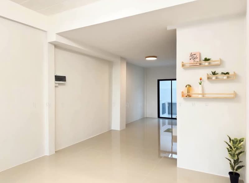 ขายทาวน์เฮาส์ รีโนเวทให้ใหม่กริบ พร้อมเข้าอยู่, กรุงเทพ, เพชรเกษม 81 เลียบคลองภาษีเจริญ ฝั่งเหนือ, หนองค้างพลู, หนองแขม, กรุงเทพ, 110 ตร.ม., ทาวน์เฮ้าส์ ขาย, โดย บุญชู อัศวฤทธิพรหม์, 500165493 - DDproperty.com