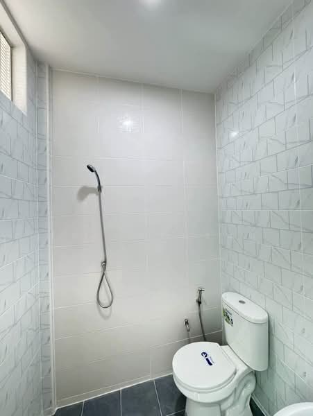 ขายทาวน์เฮาส์ รีโนเวทให้ใหม่กริบ พร้อมเข้าอยู่, Bangkok, เพชรเกษม 81 เลียบคลองภาษีเจริญ ฝั่งเหนือ, Nong Kang Plu, Nong Khaem, Bangkok, 2 Bedrooms, 110 sqm, Townhouse For Sale, by บุญชู อัศวฤทธิพรหม์, 500165493 - DDproperty.com