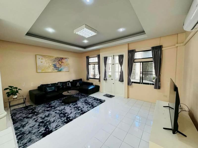 Moo Baan Chicha Castle, Bangkok, Sukhumvit 31, Khlongtoei Nua, Watthana, Bangkok, 4 Bedrooms, 350 sqm, Townhouse For Rent, by Jetsada Theamphet, 500165504 - DDproperty.com