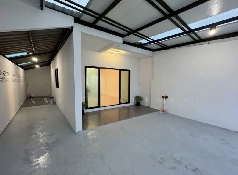 ขายถูก ทาวน์เฮาส์หลังมุม เนื้อที่เยอะมาก รีโนเวทใหม่กริบ พร้อมเข้าอยู่, Bangkok, เพชรเกษม 114, Nong Kang Plu, Nong Khaem, Bangkok, 2 Bedrooms, 190 sqm, Townhouse For Sale, by บุญชู อัศวฤทธิพรหม์, 500165519 - DDproperty.com