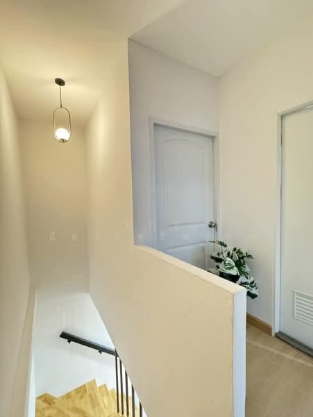 ขายถูก ทาวน์เฮาส์หลังมุม เนื้อที่เยอะมาก รีโนเวทใหม่กริบ พร้อมเข้าอยู่, Bangkok, เพชรเกษม 114, Nong Kang Plu, Nong Khaem, Bangkok, 2 Bedrooms, 190 sqm, Townhouse For Sale, by บุญชู อัศวฤทธิพรหม์, 500165519 - DDproperty.com