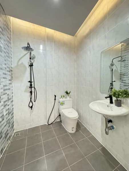 ขายถูก ทาวน์เฮาส์หลังมุม เนื้อที่เยอะมาก รีโนเวทใหม่กริบ พร้อมเข้าอยู่, Bangkok, เพชรเกษม 114, Nong Kang Plu, Nong Khaem, Bangkok, 2 Bedrooms, 190 sqm, Townhouse For Sale, by บุญชู อัศวฤทธิพรหม์, 500165519 - DDproperty.com