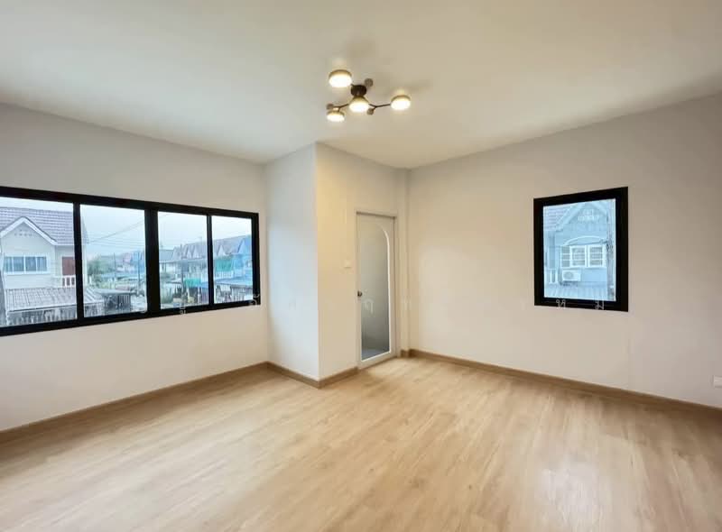 ขายถูก ทาวน์เฮาส์หลังมุม เนื้อที่เยอะมาก รีโนเวทใหม่กริบ พร้อมเข้าอยู่, กรุงเทพ, เพชรเกษม 114, หนองค้างพลู, หนองแขม, กรุงเทพ, 190 ตร.ม., ทาวน์เฮ้าส์ ขาย, โดย บุญชู อัศวฤทธิพรหม์, 500165519 - DDproperty.com