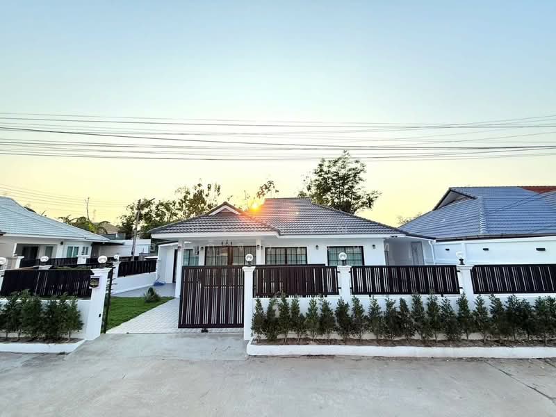 บ้านเดี่ยวพลูวิลล่า ซอยเขาน้อย-พัทยา, Chon Buri (Pattaya), Nong Pru, Bang Lamung (Pattaya), Chon Buri (Pattaya), 3 Bedrooms, 268 sqm, Single Detached House For Sale, by ปรวรรณ ธนกิจวานนท์, 500165529 - DDproperty.com