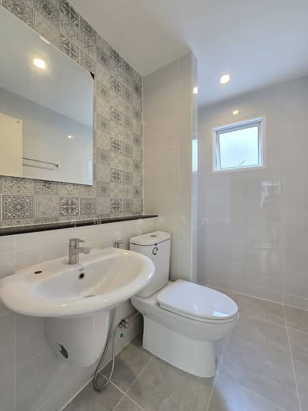 Perfect Place Manirin Lake & Park Ratchapruek – Tiwanon, Pathum Thani, Saphan Nonthaburi-Bang Bua Thong Road (Road 345), Bang Khu Wat, Muang Pathum Thani, Pathum Thani, 4 Bedrooms, 220 sqm, Single Detached House For Sale, by คุณ ศศิวิภา พูลทา, 500165535 - DDproperty.com