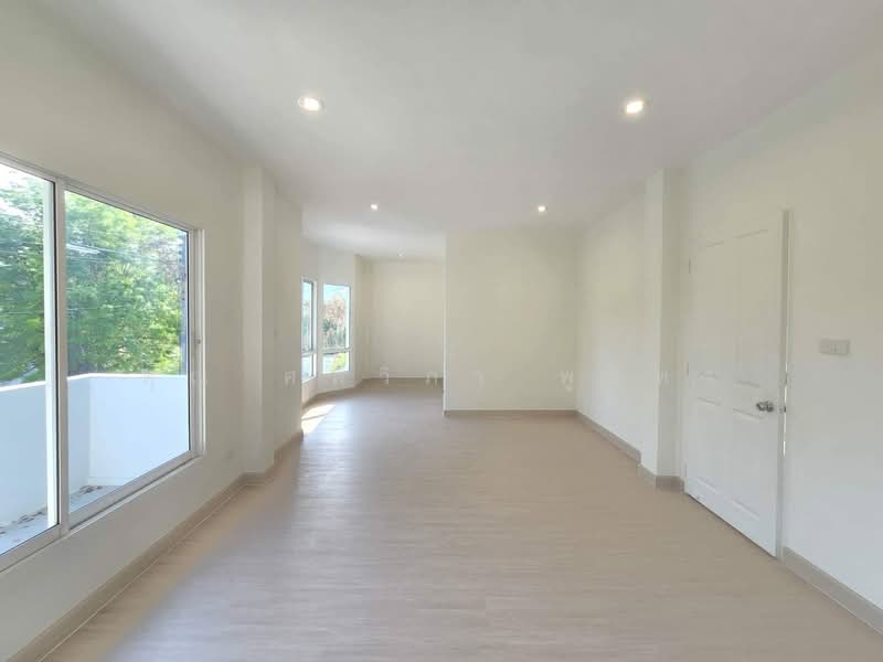 Perfect Place Manirin Lake & Park Ratchapruek – Tiwanon, Pathum Thani, Saphan Nonthaburi-Bang Bua Thong Road (Road 345), Bang Khu Wat, Muang Pathum Thani, Pathum Thani, 4 Bedrooms, 220 sqm, Single Detached House For Sale, by คุณ ศศิวิภา พูลทา, 500165535 - DDproperty.com