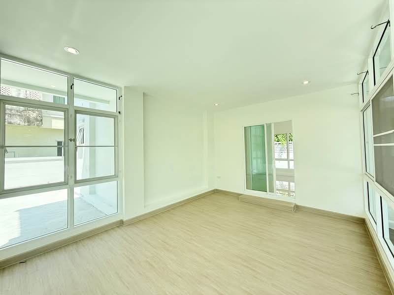 Perfect Place Manirin Lake & Park Ratchapruek – Tiwanon, Pathum Thani, Saphan Nonthaburi-Bang Bua Thong Road (Road 345), Bang Khu Wat, Muang Pathum Thani, Pathum Thani, 4 Bedrooms, 220 sqm, Single Detached House For Sale, by คุณ ศศิวิภา พูลทา, 500165535 - DDproperty.com
