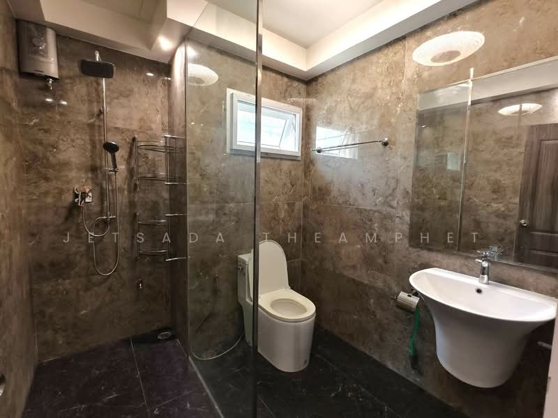 Mantana Motorway-Rama 9, Bangkok, 9 Bangkok-Chon Buri New Line, Thab Yao, Lat Krabang, Bangkok, 6 Bedrooms, 388 sqm, Single Detached House For Sale, by Jetsada Theamphet, 500165546 - DDproperty.com