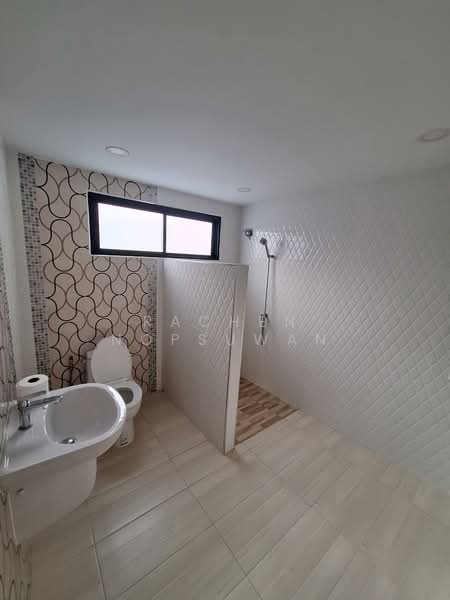 Sammakon Ramkhamhaeng, Bangkok, Ramkhamhaeng Road, Saphan Sung, Saphan Sung, Bangkok, 3 Bedrooms, 160 sqm, Single Detached House For Rent, by Rachen Nopsuwan, 500165553 - DDproperty.com