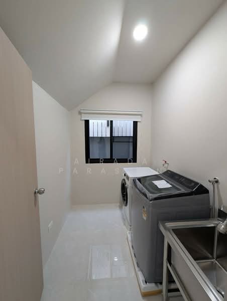 บ้านเดี่ยว ซอยลาซาล 43, กรุงเทพ, บางนาใต้, บางนา, กรุงเทพ, 240 ตร.ม., บ้านเดี่ยว ให้เช่า, โดย Airada Parasarn, 500165560 - DDproperty.com