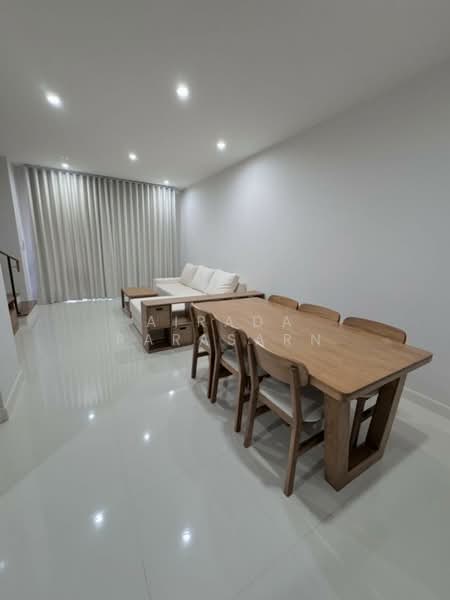 Baan Klang Muang Rama 9-Krungthep Kreetha, Bangkok, Soi Kanchanaphisek 23, Saphan Sung, Saphan Sung, Bangkok, 3 Bedrooms, 152 sqm, Townhouse For Rent, by Airada Parasarn, 500165571 - DDproperty.com