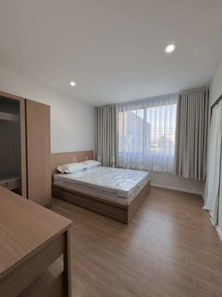 Baan Klang Muang Rama 9-Krungthep Kreetha, Bangkok, Soi Kanchanaphisek 23, Saphan Sung, Saphan Sung, Bangkok, 3 Bedrooms, 152 sqm, Townhouse For Rent, by Airada Parasarn, 500165571 - DDproperty.com