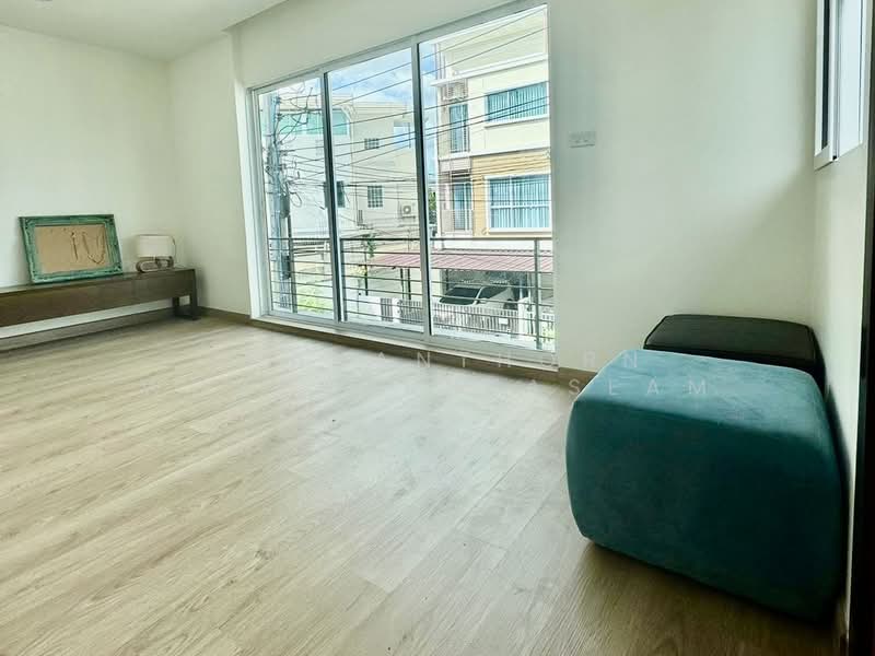 Villette City Pattanakarn 38, Bangkok, Phatthanakan Road, Prawet, Prawet, Bangkok, 3 Bedrooms, 300 sqm, Townhouse For Sale, by Thananthorn Wongvarnkaseam, 500165583 - DDproperty.com