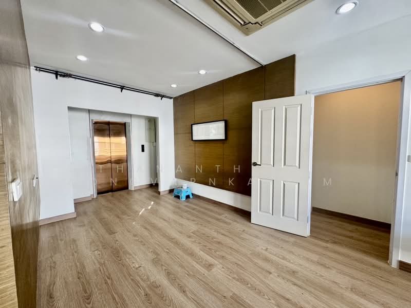 Villette City Pattanakarn 38, Bangkok, Phatthanakan Road, Prawet, Prawet, Bangkok, 3 Bedrooms, 300 sqm, Townhouse For Sale, by Thananthorn Wongvarnkaseam, 500165583 - DDproperty.com