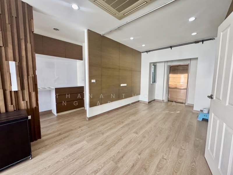 Villette City Pattanakarn 38, Bangkok, Phatthanakan Road, Prawet, Prawet, Bangkok, 3 Bedrooms, 300 sqm, Townhouse For Sale, by Thananthorn Wongvarnkaseam, 500165583 - DDproperty.com
