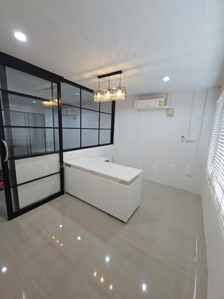 ให้เช่า, กรุงเทพ, ทรายกองดิน, คลองสามวา, กรุงเทพ, 230 ตร.ม., ตึกแถว-อาคารพาณิชย์ ให้เช่า, โดย อรุณ อเนกคุณะ, 500165590 - DDproperty.com