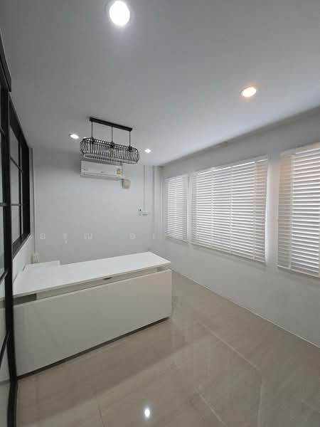 ให้เช่า, Bangkok, Sai Kong Din, Khlong Sam Wa, Bangkok, , 230 sqm, Shophouse For Rent, by อรุณ อเนกคุณะ, 500165590 - DDproperty.com