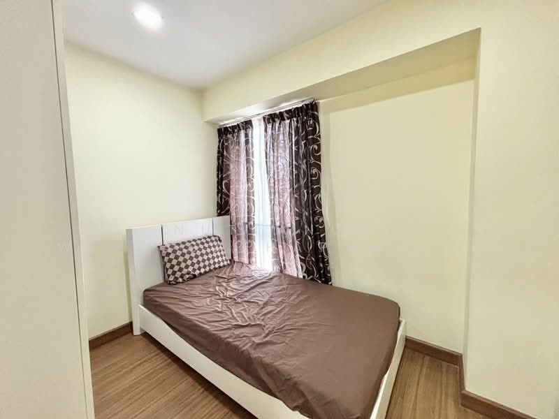 My Resort Bangkok, Bangkok, 1724 Petchaburi Road, Bang Kapi, Huai Khwang, Bangkok, 2 Bedrooms, 64 sqm, Condo For Rent, by Nuttanun Weerasathapanakul, 500165592 - DDproperty.com