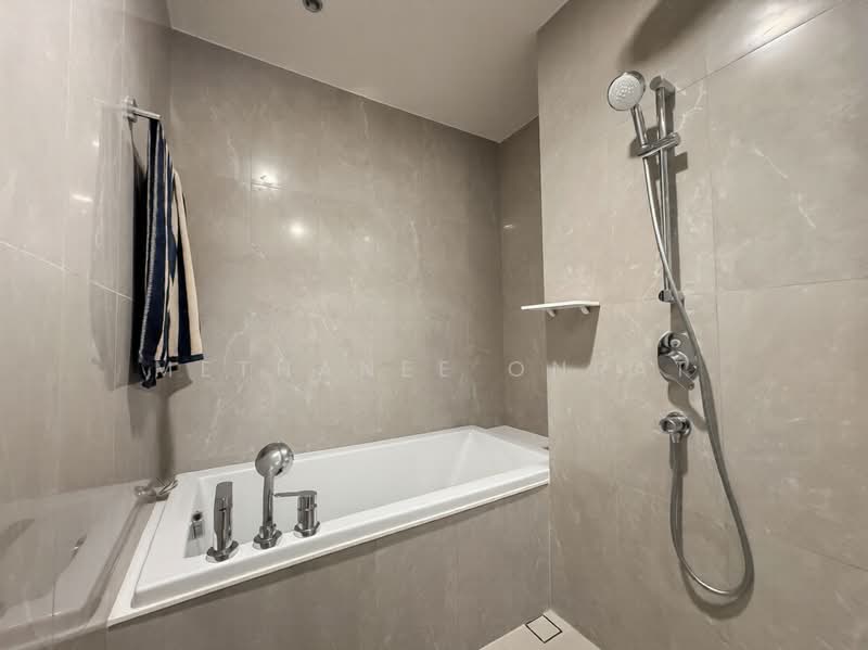 The Issara Sathorn : ดิ อิสสระ สาทร, Bangkok, ถนนจันทน์, Thung Maha Mek, Sathon, Bangkok, 2 Bedrooms, 90 sqm, Condo For Rent, by Methanee Onrat, 500165649 - DDproperty.com