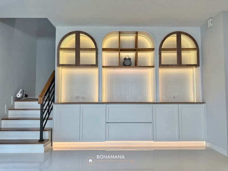 Centro Bangna, Samut Prakan, 111 Soi 3, Bang Kaeo, Bang Plee, Samut Prakan, 4 Bedrooms, 250 sqm, Single Detached House For Sale, by Korakot Atapan, 500165669 - DDproperty.com