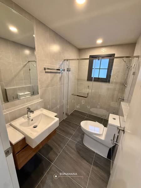 Centro Bangna, Samut Prakan, 111 Soi 3, Bang Kaeo, Bang Plee, Samut Prakan, 4 Bedrooms, 250 sqm, Single Detached House For Sale, by Korakot Atapan, 500165669 - DDproperty.com