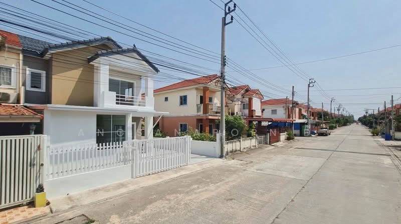 สิวารัตน์ 9, Nonthaburi, Bang Bua Thong, Bang Bua Thong, Nonthaburi, 4 Bedrooms, 110 sqm, Semi-Detached House (Twin House) For Sale, by Angsanaporn D, 500165677 - DDproperty.com