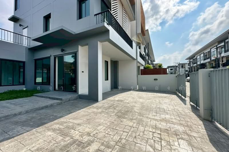 THE TRIPLE Sukhumvit 113 : เดอะ ทริปเปิ้ล สุขุมวิท 113, สมุทรปราการ, 1188 Sukhumvit 113, สำโรงเหนือ, เมืองสมุทรปราการ, สมุทรปราการ, 240 ตร.ม., ทาวน์เฮ้าส์ ขาย, โดย สง่าชัย ไทรทองคำ, 500165702 - DDproperty.com