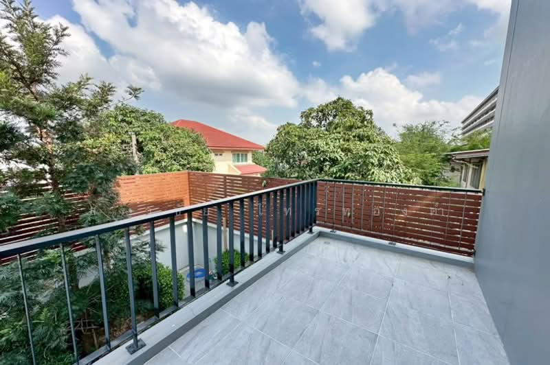 THE TRIPLE Sukhumvit 113, Samut Prakan, 1188 Sukhumvit 113, Samrong Nua, Muang Samut Prakarn, Samut Prakan, 3 Bedrooms, 240 sqm, Townhouse For Sale, by สง่าชัย ไทรทองคำ, 500165702 - DDproperty.com