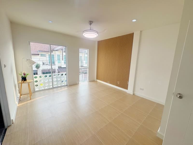 The Town Phaholyothin-Phoemsin, Bangkok, Phaholyothin Road, Sai Mai, Sai Mai, Bangkok, 3 Bedrooms, 117 sqm, Townhouse For Sale, by นภดล ทวีธรรมนุสิน, 500165777 - DDproperty.com