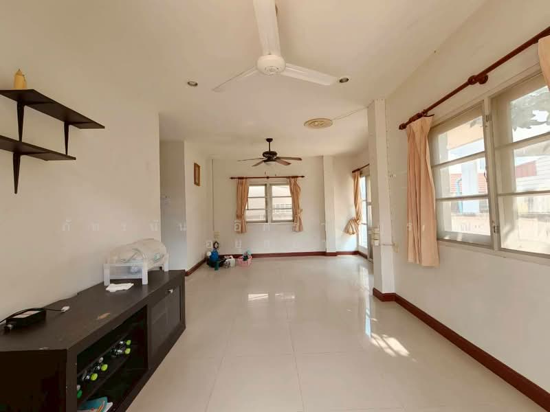 หมู่บ้านโฮมการ์เด้นวิลล์ สามยอด 1 ตำบลสุรนารี อำเภอเมืองนครราชสีมา จังหวัดนครราชสีมา, Nakhon Ratchasima, Suranari, Muang Nakhon Ratchasima, Nakhon Ratchasima, 3 Bedrooms, 380 sqm, Single Detached House For Sale, by ภัทรนัน อิศรางกูร ณ อยุธยา, 500165789 - DDproperty.com