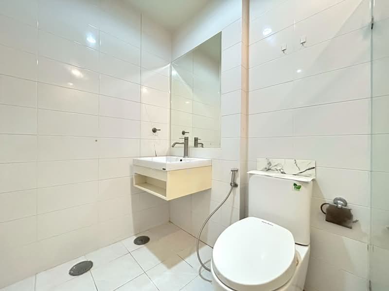 The Complete Narathiwat, Bangkok, 9 Naradhiwas Rajanagarindra Rd, Chong Nonsi, Yan Nawa, Bangkok, 2 Bedrooms, 55 sqm, Condo For Sale, by Living Real Estates, 500165813 - DDproperty.com