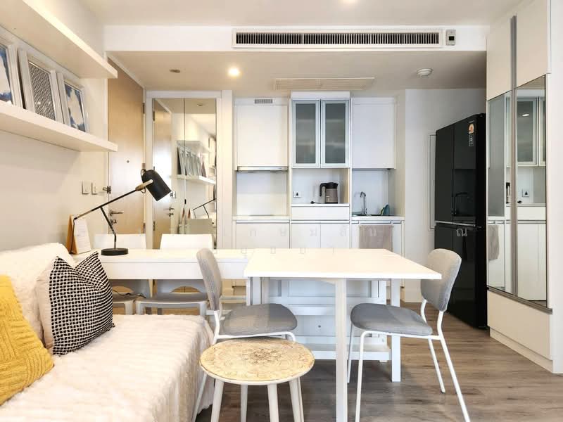 Collezio Sathorn-Pipat, Bangkok, 41 Soi Pipat 1 Silom Road, Silom, Bang Rak, Bangkok, 1 Bedroom, 41 sqm, Condo For Rent, by ลลนา เกษมสันต์ ณ อยุธยา, 500165828 - DDproperty.com