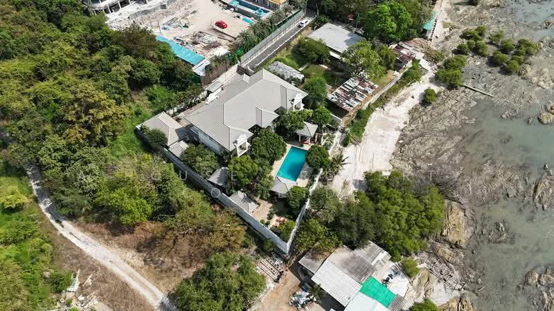 Luxury beachfront house for sale in Bang Saen - Ang Sila area., Chon Buri (Pattaya), Saen Suk, Muang Chon Buri, Chon Buri (Pattaya), 5 Bedrooms, 1,788 sqm, Single Detached House For Sale, by A House Property Co.,Ltd., 500165857 - DDproperty.com