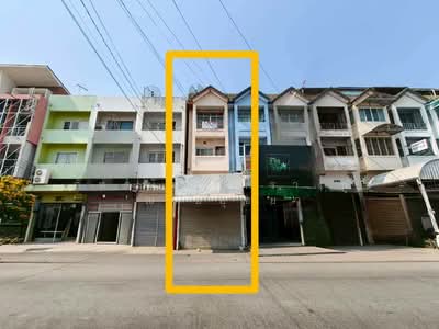 ขาย - อาคารพาณิชย์ 3.5 ชั้น ถนนมิตรภาพ ตำบลสุรนารี อำเภอเมืองนครราชสีมา จังหวัดนครราชสีมา, นครราชสีมา