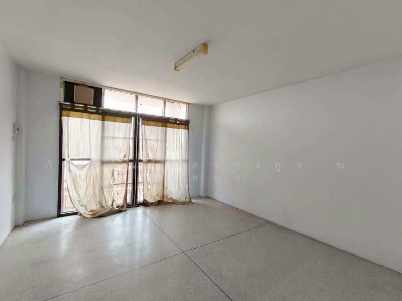 อาคารพาณิชย์ 3.5 ชั้น ถนนมิตรภาพ ตำบลสุรนารี อำเภอเมืองนครราชสีมา จังหวัดนครราชสีมา, Nakhon Ratchasima, Suranari, Muang Nakhon Ratchasima, Nakhon Ratchasima, , 264 sqm, Shophouse For Sale, by ภัทรนัน อิศรางกูร ณ อยุธยา, 500165890 - DDproperty.com