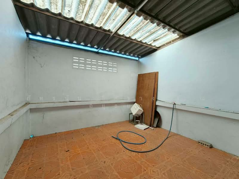 อาคารพาณิชย์ 3.5 ชั้น ถนนมิตรภาพ ตำบลสุรนารี อำเภอเมืองนครราชสีมา จังหวัดนครราชสีมา, นครราชสีมา, สุรนารี, เมืองนครราชสีมา, นครราชสีมา, 264 ตร.ม., ตึกแถว-อาคารพาณิชย์ ขาย, โดย ภัทรนัน อิศรางกูร ณ อยุธยา, 500165890 - DDproperty.com