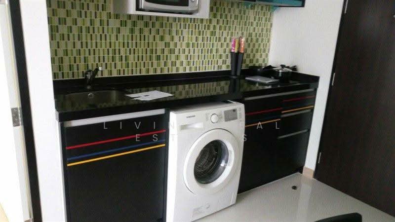 Chateau In Town Ratchada 10, Bangkok, - Soi Ratchadapisek 10 intersection 7 Ratchadapisek Road, Huai Khwang, Huai Khwang, Bangkok, 1 Bedroom, 35 sqm, Condo For Sale, by Living Real Estates, 500165917 - DDproperty.com