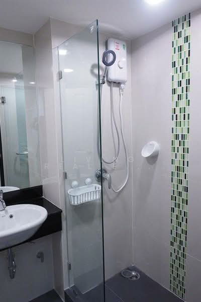 Chateau In Town Ratchada 10, Bangkok, - Soi Ratchadapisek 10 intersection 7 Ratchadapisek Road, Huai Khwang, Huai Khwang, Bangkok, 1 Bedroom, 35 sqm, Condo For Sale, by Living Real Estates, 500165917 - DDproperty.com