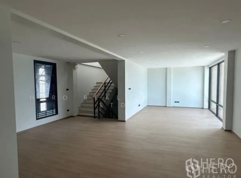 For sale Warehouse 822 sqm in Bueng Kham Phroi, Lam Luk Ka, Pathum Thani hre00283, Pathum Thani, Bung Kham Proi, Lam Luk Ka, Pathum Thani, , 822 sqm, Warehouse/Factory For Sale, by Hero Realtor Co., Ltd., 500165933 - DDproperty.com