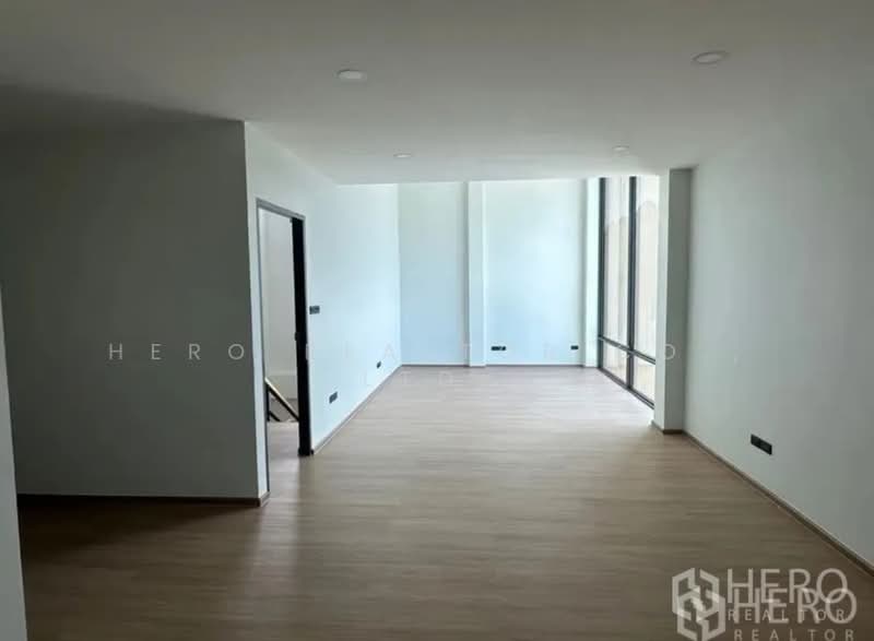 For sale Warehouse 822 sqm in Bueng Kham Phroi, Lam Luk Ka, Pathum Thani hre00283, Pathum Thani, Bung Kham Proi, Lam Luk Ka, Pathum Thani, , 822 sqm, Warehouse/Factory For Sale, by Hero Realtor Co., Ltd., 500165933 - DDproperty.com