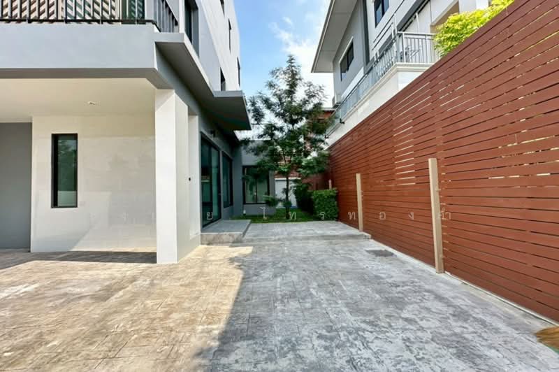 THE TRIPLE Sukhumvit 113, Samut Prakan, 1188 Sukhumvit 113, Samrong Nua, Muang Samut Prakarn, Samut Prakan, 3 Bedrooms, 240 sqm, Townhouse For Sale, by สง่าชัย ไทรทองคำ, 500165938 - DDproperty.com