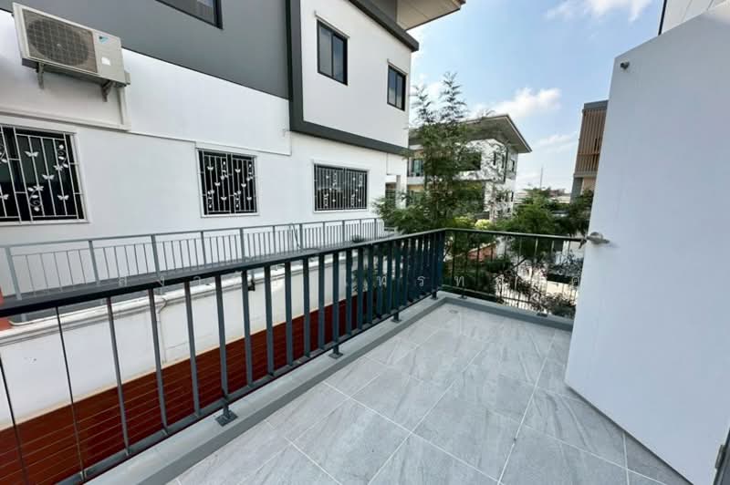 THE TRIPLE Sukhumvit 113, Samut Prakan, 1188 Sukhumvit 113, Samrong Nua, Muang Samut Prakarn, Samut Prakan, 3 Bedrooms, 240 sqm, Townhouse For Sale, by สง่าชัย ไทรทองคำ, 500165938 - DDproperty.com