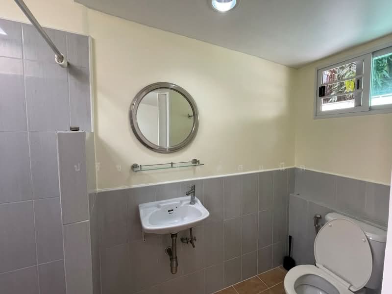 บ้านเดี่ยวพร้อมสวน 3 ห้องนอน Pet-Friendly ไม่ไกลจาก BTS Thong Lo, กรุงเทพ, Sukhumvit, คลองเตย, คลองเตย, กรุงเทพ, 160 ตร.ม., บ้านเดี่ยว ให้เช่า, โดย ปรีชา จิตต์สมนึก, 500165962 - DDproperty.com