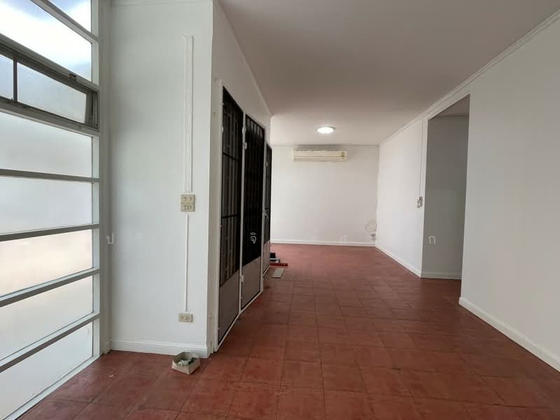 บ้านเดี่ยวพร้อมสวน 3 ห้องนอน Pet-Friendly ไม่ไกลจาก BTS Thong Lo, กรุงเทพ, Sukhumvit, คลองเตย, คลองเตย, กรุงเทพ, 160 ตร.ม., บ้านเดี่ยว ให้เช่า, โดย ปรีชา จิตต์สมนึก, 500165962 - DDproperty.com